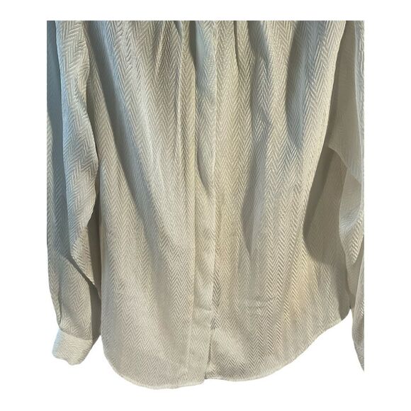 The Villager Women’s  Vintage Size 6 Long Sleeve white Clip Dot Blouse Top - Picture 2 of 13